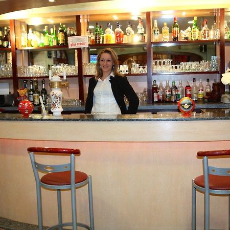 Hotel Restaurant Des Deux Vallees Entraygues-sur-Truyère Exterior foto